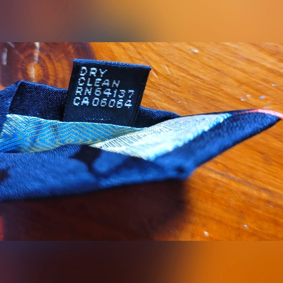 Vintage Looney Toons Bugs Bunny silk tie - Picture 6 of 9